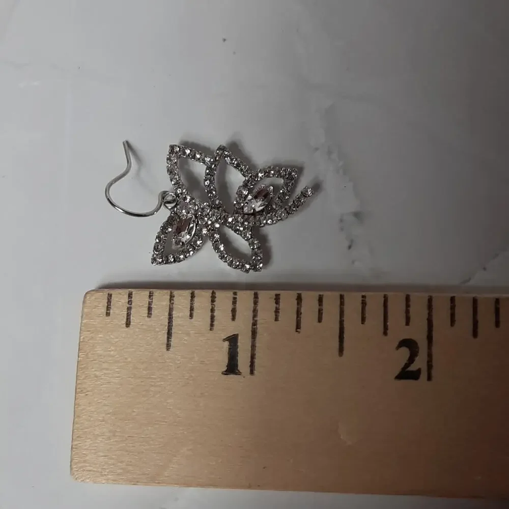 Unknown delicate silver